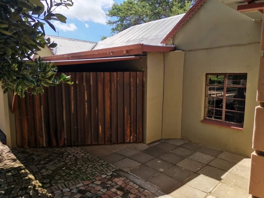 Commercial Property for Sale in Tweeriviere A H North West